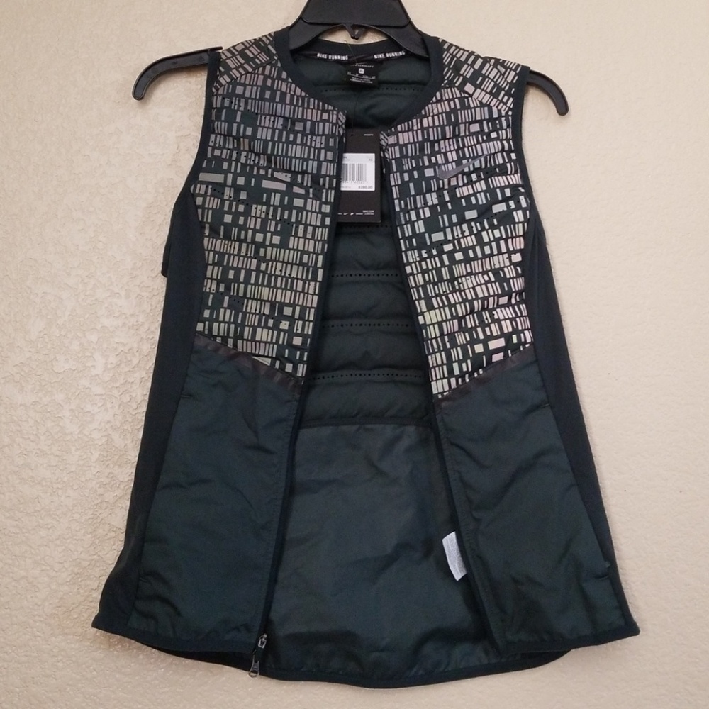 Ventilated lightweight warmth vest